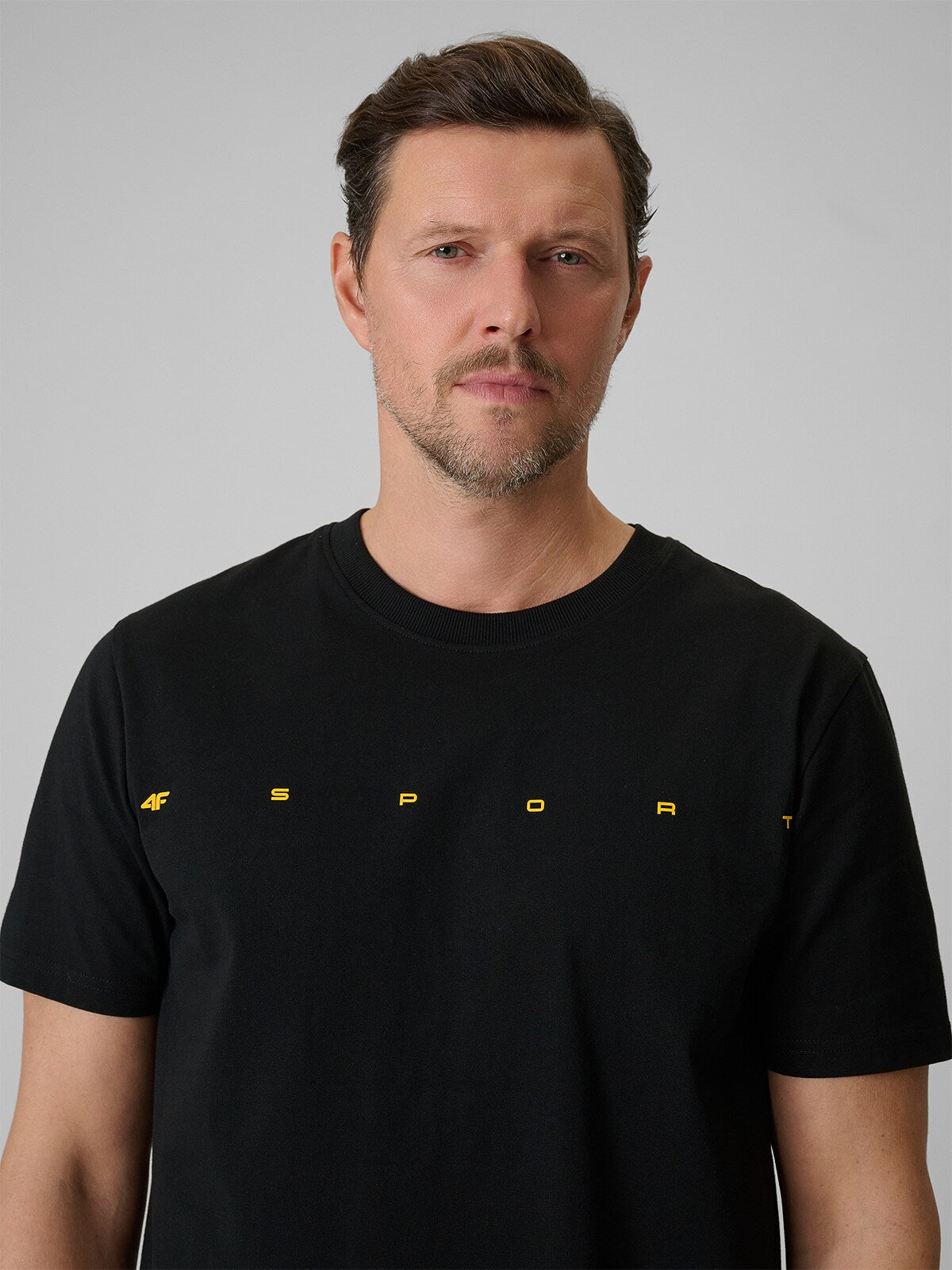 T-shirt regular z nadrukiem męski - czarny