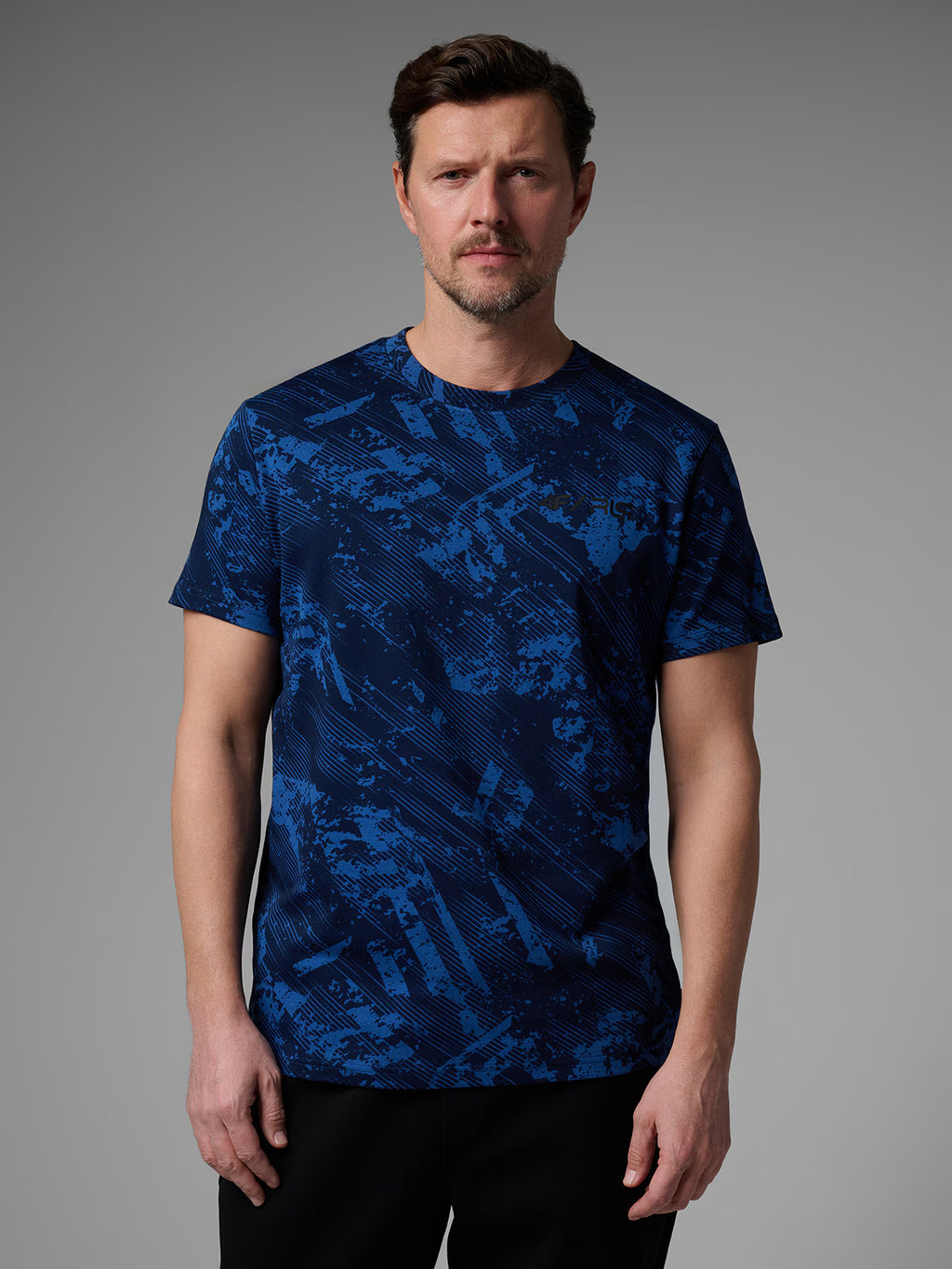 T-shirt regular z nadrukiem męski 4FIVO x Robert Lewandowski - czarny